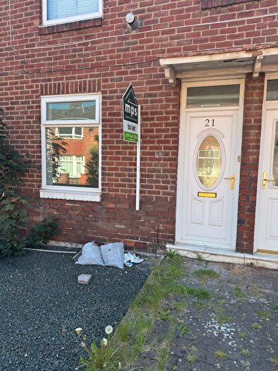 2 Bedroom Flat To Rent In Baker Gardens, Gateshead, NE11