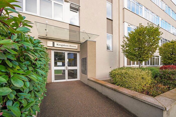 1 Bedroom Flat For Sale In East Street, Epsom, Surrey, KT17