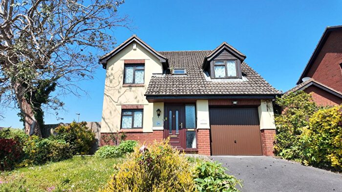 4 Bedroom Detached House For Sale In Rydon Acres, Kingsteignton, TQ12