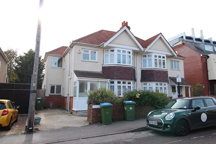 6 Bedroom Semi-Detached House To Rent In Ripstone Gardens, Southampton, SO17