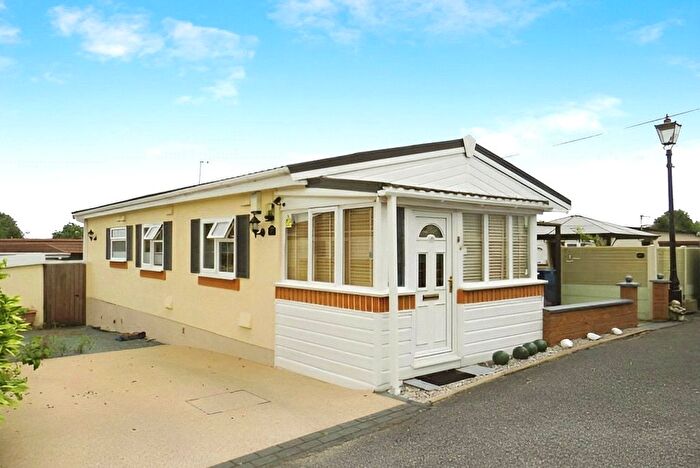 2 Bedroom Park Home For Sale In Eastfield Park, Tuxford, Newark, Nottinghamshire, NG22