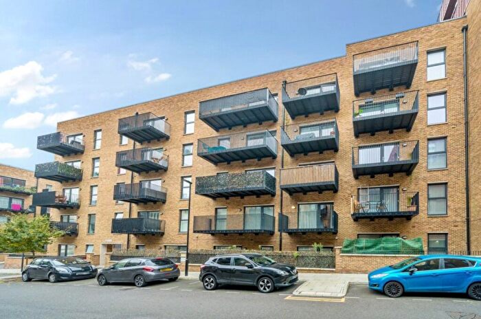2 Bedroom Flat To Rent In Rolfe Terrace London, SE18