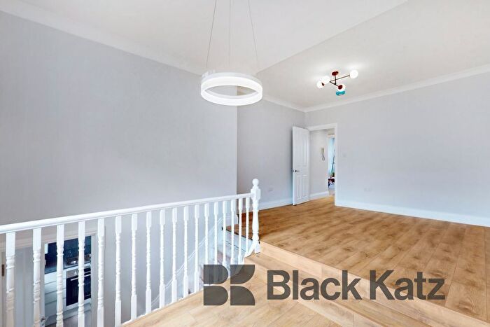 2 Bedroom Flat To Rent In Colville Road, Notting Hill, W11