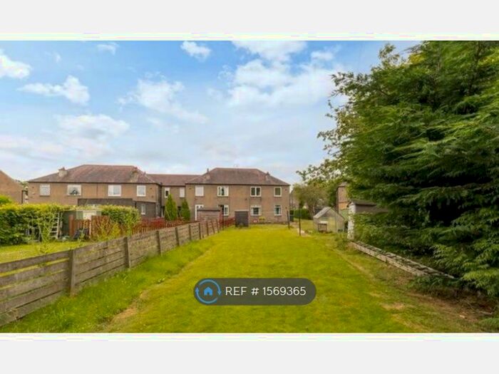 2 Bedroom Flat To Rent In Broomfield Crescent, Edinburgh, EH12