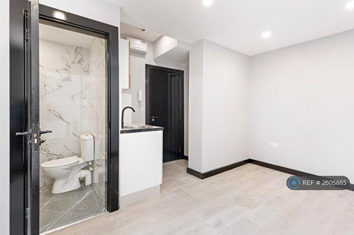 Studio To Rent In Taunton Close, Sutton, SM3