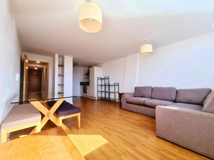 2 Bedroom Flat To Rent In Mann Island, Liverpool, L3