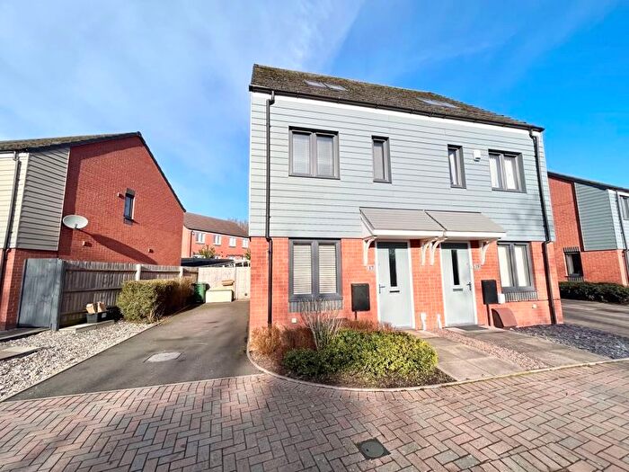 3 Bedroom Semi-Detached House To Rent In Daphne Pool Close, Netherton, Dudley, DY2