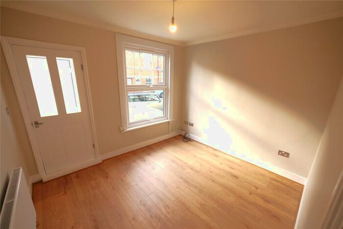 2 Bedroom Terraced House To Rent In North Road Avenue, Brentwood, CM14