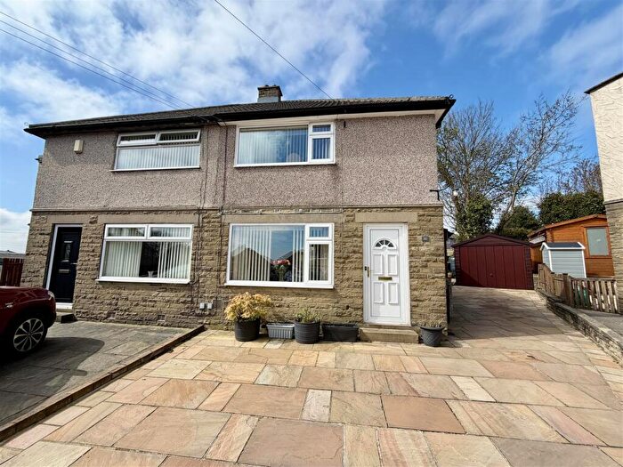 2 Bedroom Semi-Detached House For Sale In Gleanings Avenue, Norton Tower, Halifax, HX2