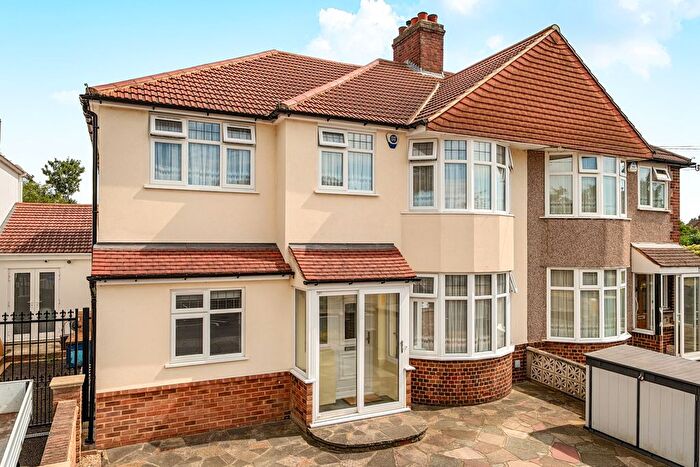 5 Bedroom Detached House For Sale In Hurst Road, Sidcup, DA15