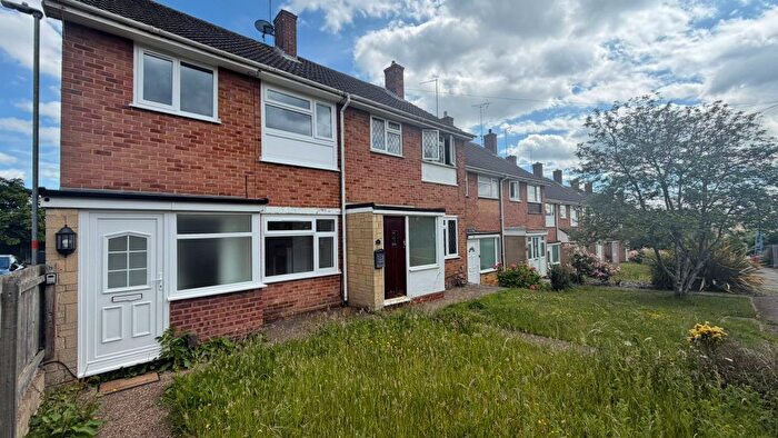 3 Bedroom Semi-Detached House To Rent In Grasscroft, Northampton, NN2