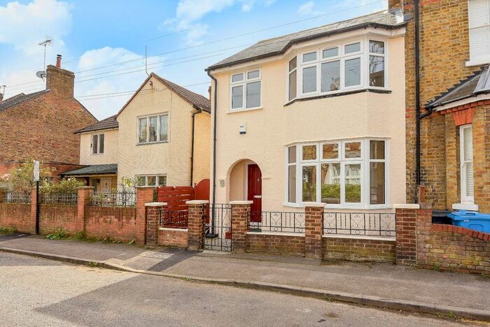 3 Bedroom End Of Terrace House To Rent In Devereux Road, SL4