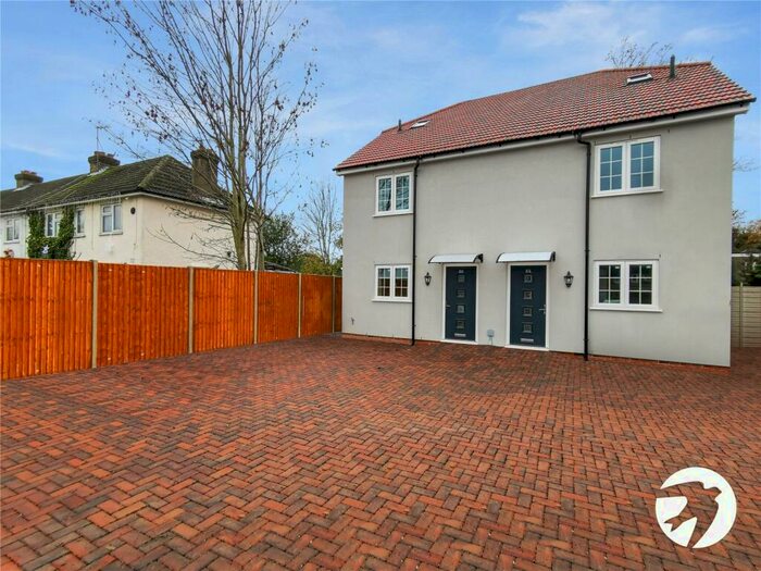 3 Bedroom Semi-Detached House To Rent In Teal Avenue, Orpington, BR5
