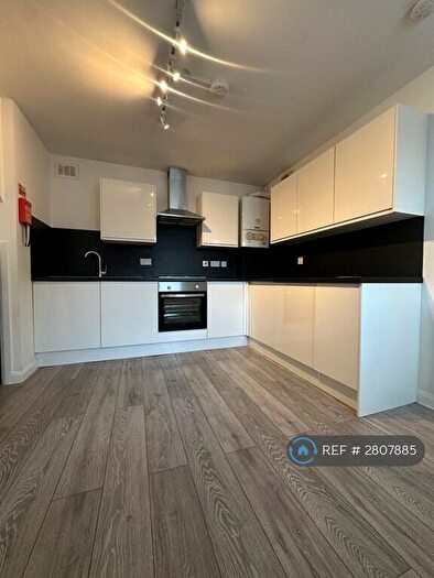1 Bedroom Flat To Rent In Roman Road, London, E3