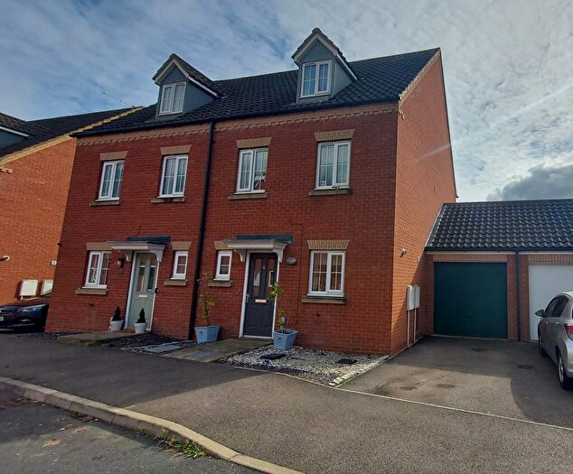 3 Bedroom Semi-Detached House For Sale In Aintree Way, Bourne, PE10