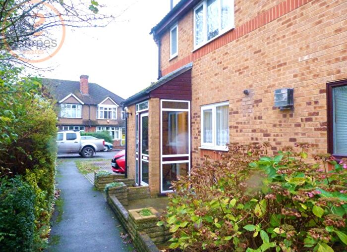 3 Bedroom End Of Terrace House For Sale In St. Georges Road, Mitcham, Surrey, CR4
