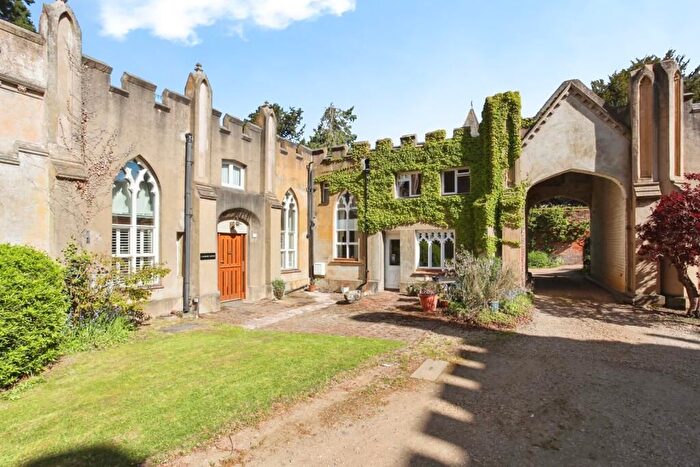 3 Bedroom End Of Terrace House To Rent In High Street Hadlow Castle, Tonbridge, TN11