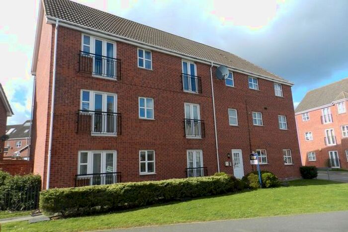 2 Bedroom Flat To Rent In Farnborough Drive, Daventry NN11