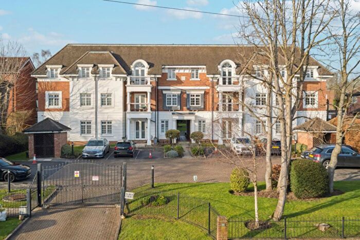 2 Bedroom Apartment For Sale In Green Lane, Northwood, HA6