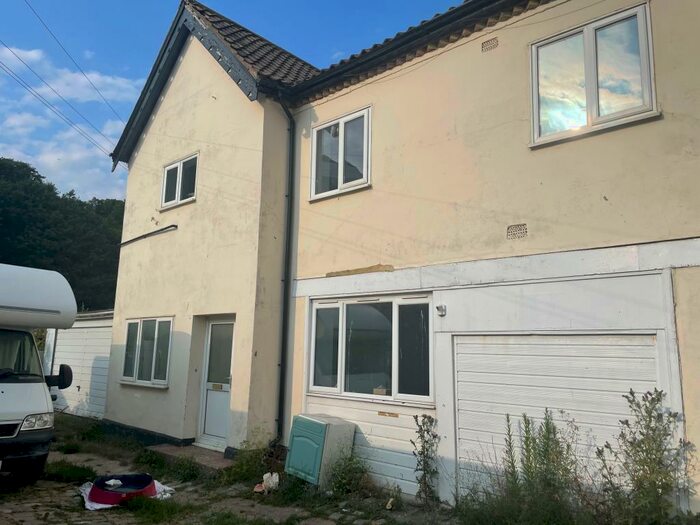 4 Bedroom House To Rent In Marine Parade Mews, Folkestone, CT20