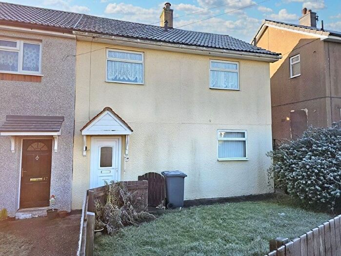 Semi Detached House For Sale In Castle Hill, Eckington, Sheffield, Derbyshire, S21