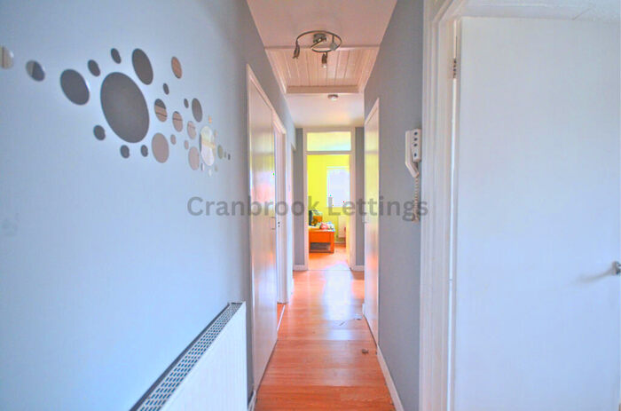 2 Bedroom Flat To Rent In Tennyson Avenue, E12