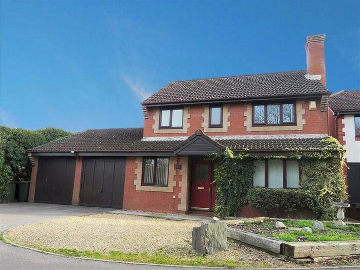 3 Bedroom House To Rent In Clover Way, Hedge End, Southampton, SO30