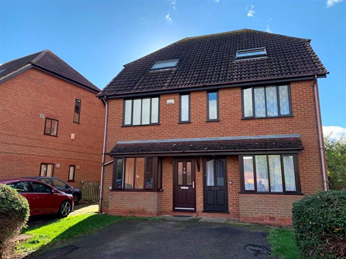 1 Bedroom Maisonette To Rent In Bergamot Gardens, Walnut Tree, Milton Keynes, Buckinghamshire, MK7