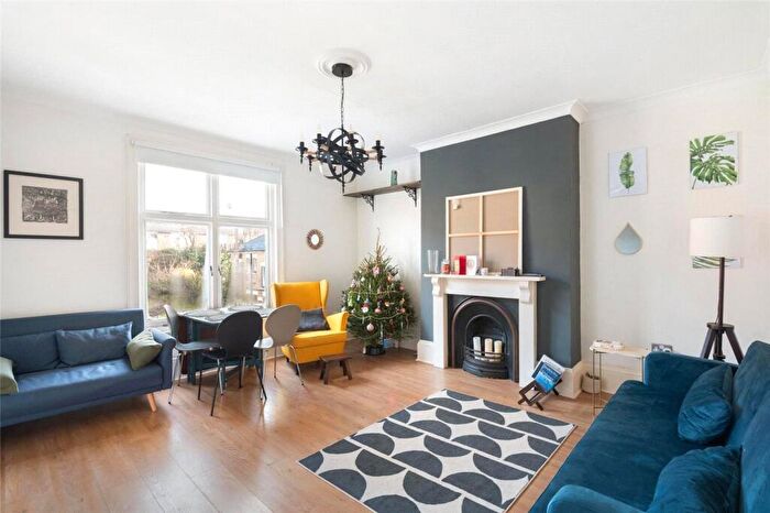 2 Bedroom Apartment To Rent In Gatestone Road, London, SE19