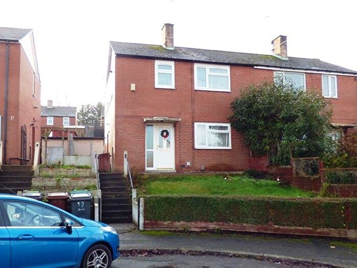 3 Bedroom Semi Detached House For Sale In Wellstone Gardens, Leeds, LS13
