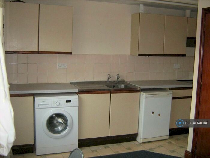 1 Bedroom Flat To Rent In Gaol Road, Stafford, ST16