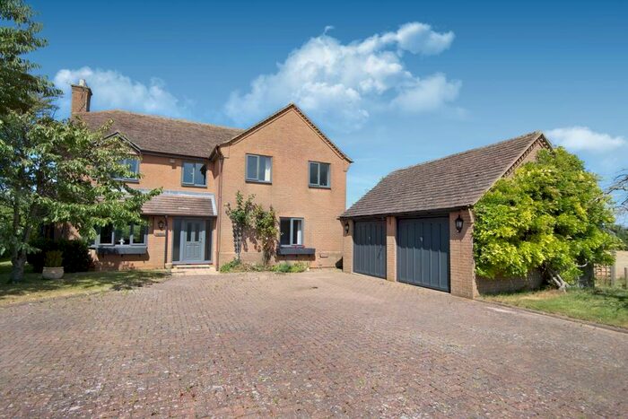 5 Bedroom Detached House For Sale In High Road, Londonthorpe, Grantham, NG31