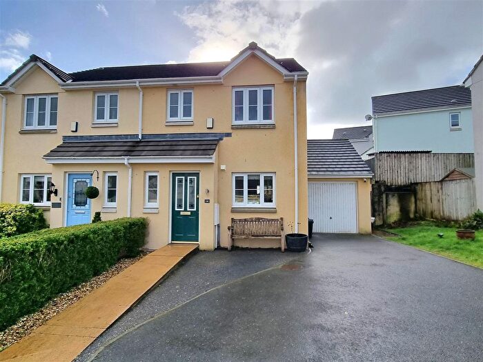 3 Bedroom Semi-detached House For Sale In Oak Ridge, Lifton, PL16