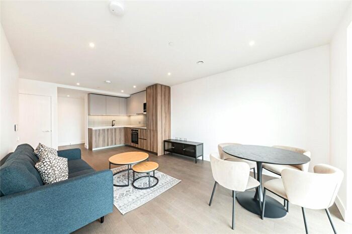 1 Bedroom Apartment To Rent In Hawksbury Heights, Hewson Way, London, SE17