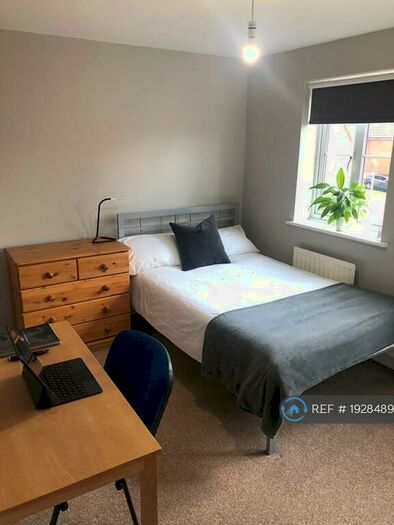 5 Bedroom Semi-Detached House To Rent In Horn Pie Road, Norwich, NR5