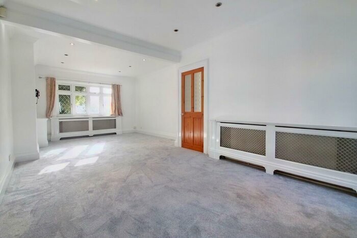 4 Bedroom Semi-Detached House To Rent In Roding View, Buckhurst Hill, IG9