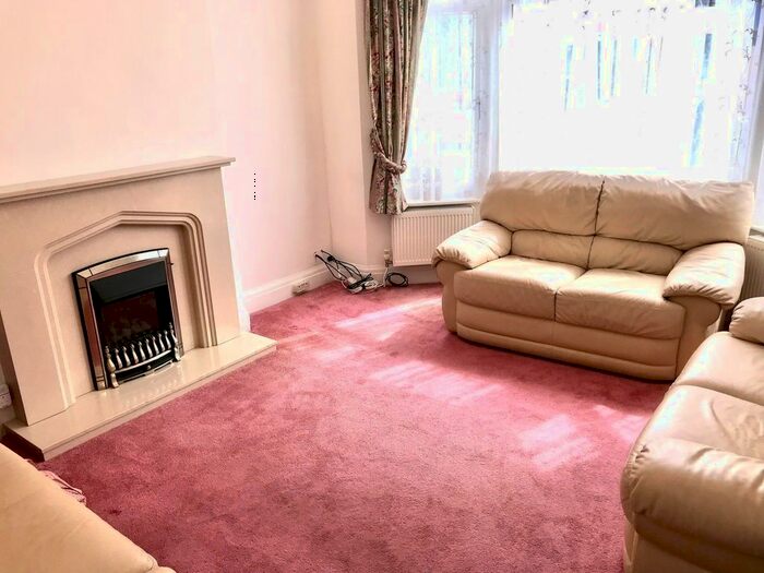 3 Bedroom Semi-Detached House To Rent In Pinner Road, London, HA1