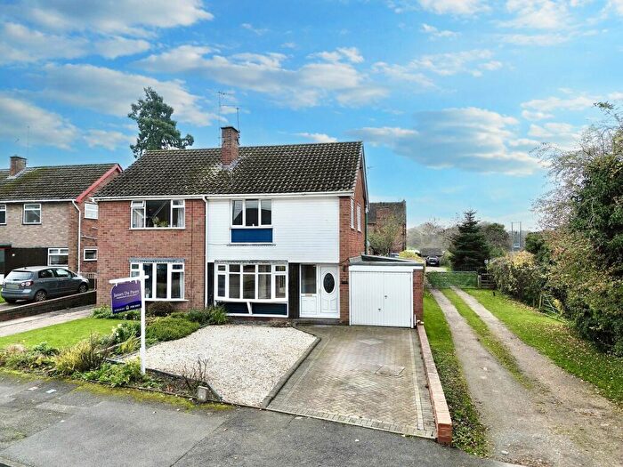 3 Bedroom Semi-Detached House For Sale In Doxey Fields, Stafford, ST16