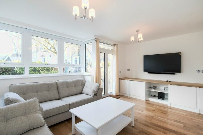 3 Bedroom Flat To Rent In Aldridge Road Villas, London, W11