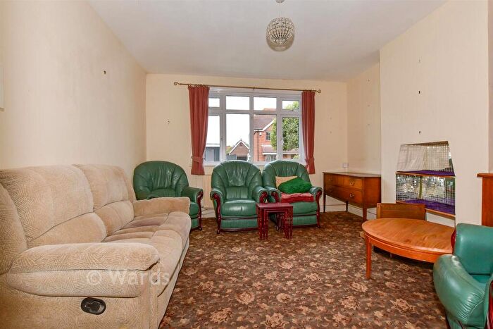 3 Bedroom Semi Detached House For Sale In Jubilee Road, Littlebourne, Canterbury, Kent, CT3