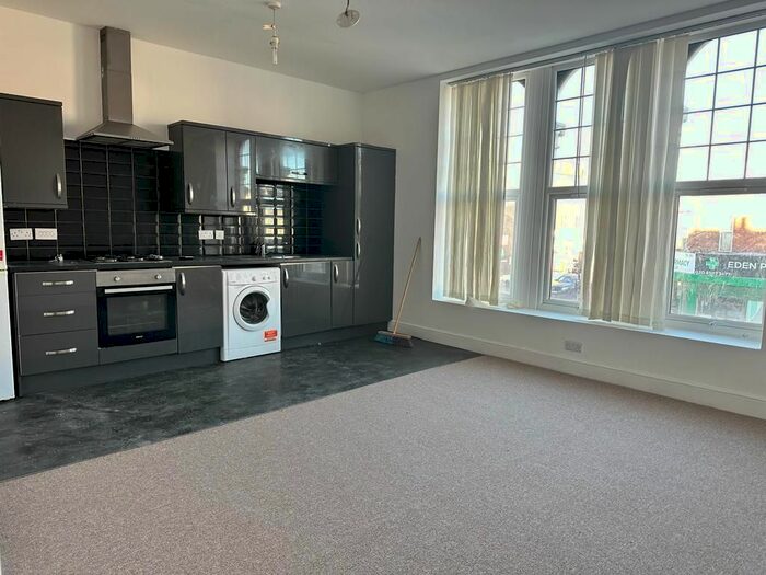 1 Bedroom Flat To Rent In Green Lane, Ilford, IG3