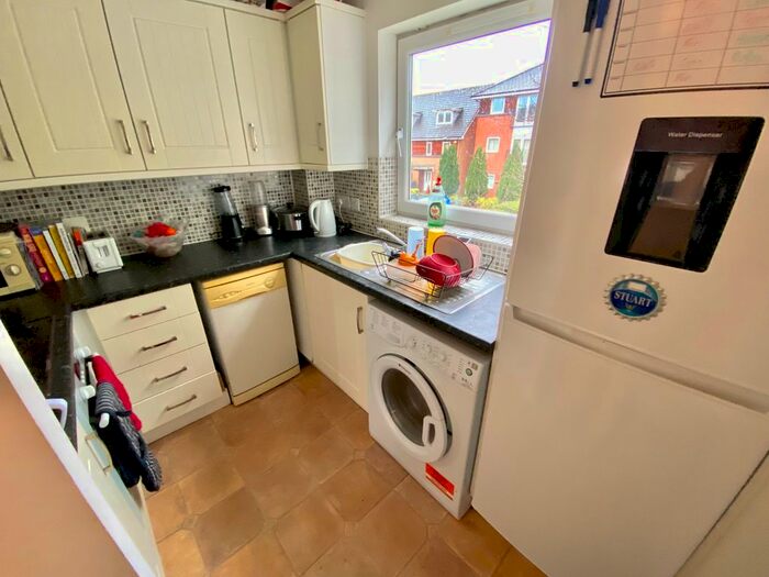 2 Bedroom Flat To Rent In Amersham Road, Reading, RG4