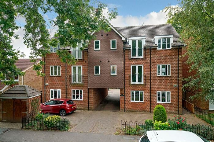 2 Bedroom Flat To Rent In Datchet Close, Hemel Hempstead, HP2