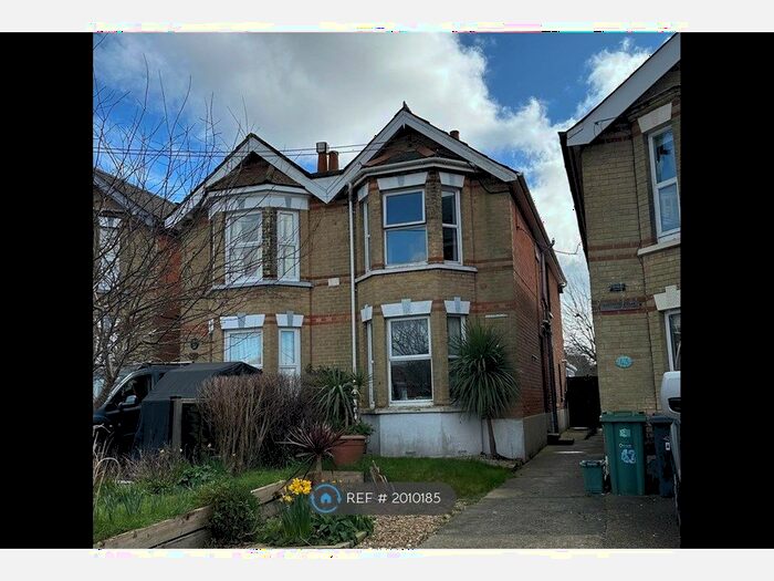 3 Bedroom Semi-Detached House To Rent In Church Road, Gurnard, Cowes, PO31