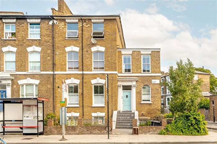 2 Bedroom Flat For Sale In Graham Road, London, E8