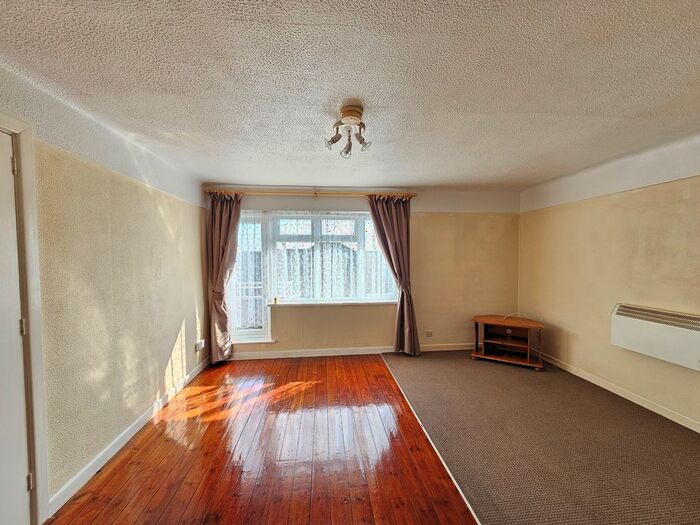 1 Bedroom Flat To Rent In Hatherley Mansions, Shirley Road, Southampton, SO15