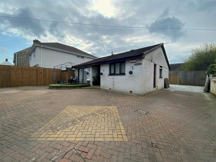 3 Bedroom Detached Bungalow For Sale In Valley View Park, Station Road, Bugle, St. Austell, PL26