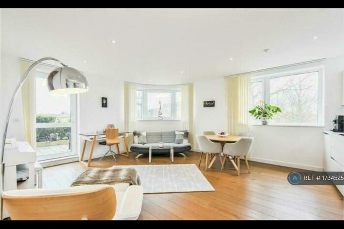 3 Bedroom Flat To Rent In Maltby House, London, SE3