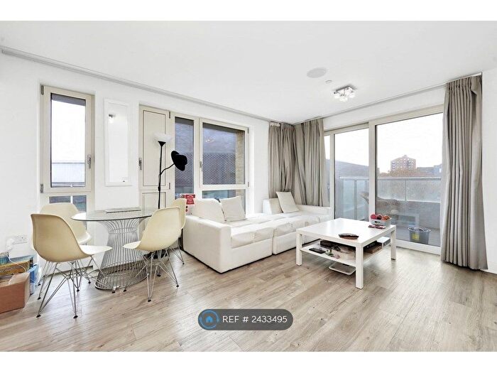 2 Bedroom Flat To Rent In Marner Point, London, E3