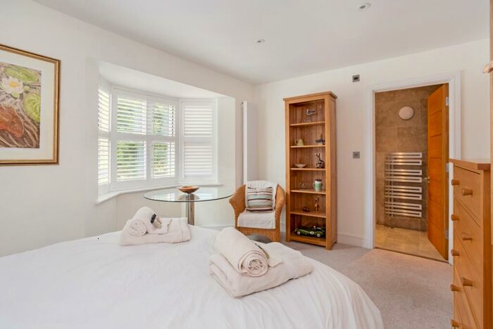 4 Bedroom Semi-Detached House To Rent In Cromwell Gardens Marlow, SL7